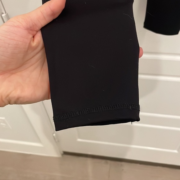 ABS2B Black scrunch butt leggings size small - Picture 3 of 6